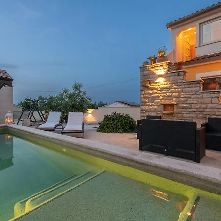 3 Bedroom In Holiday home Kavran