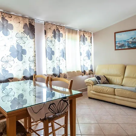 3 Bedroom In Holiday home