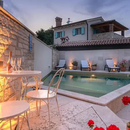 Дом отдыха Ii *