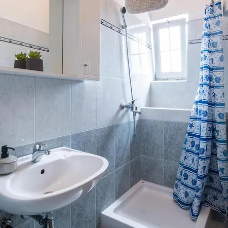 3 Bedroom In Holiday home Kavran